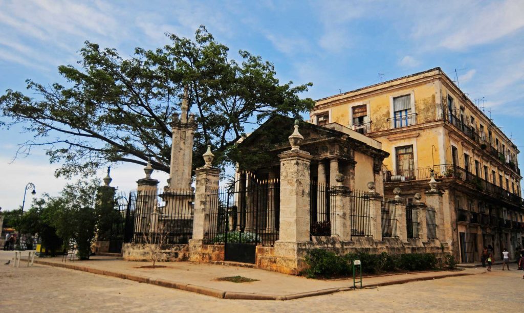 La ceiba del templete y sus tradiciones