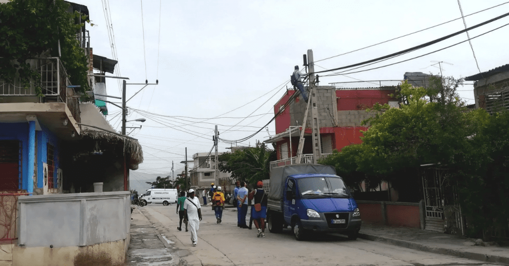 Atentado contra ETECSA en su sede de Santiago de Cuba