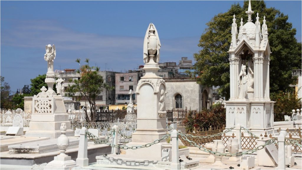 tumbas cementerio colon habana