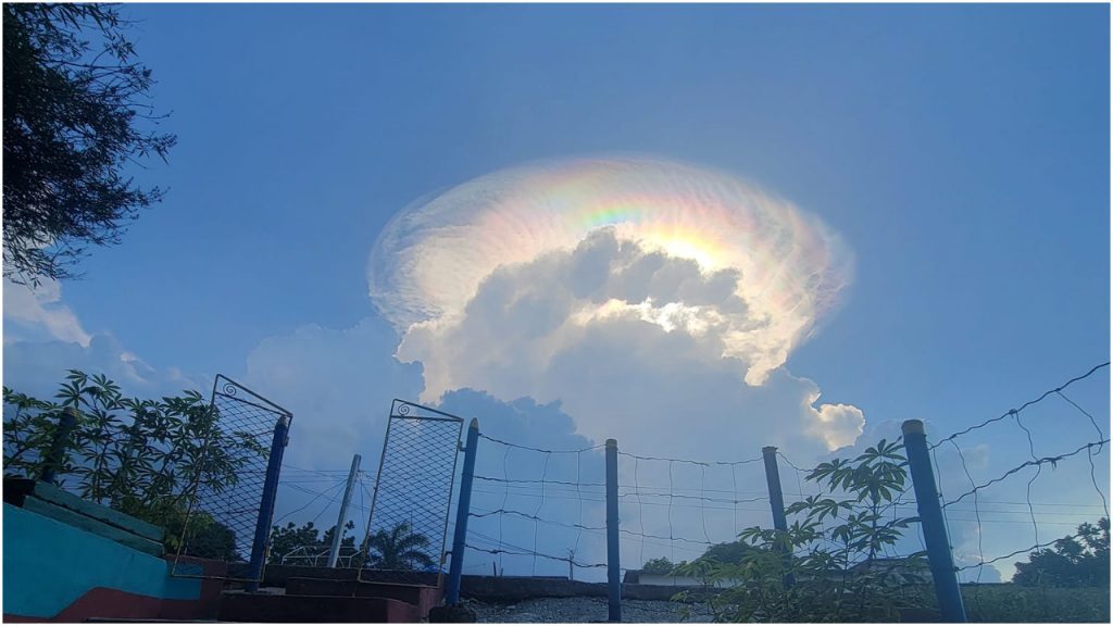 nube iridiscente Cayo Mambi