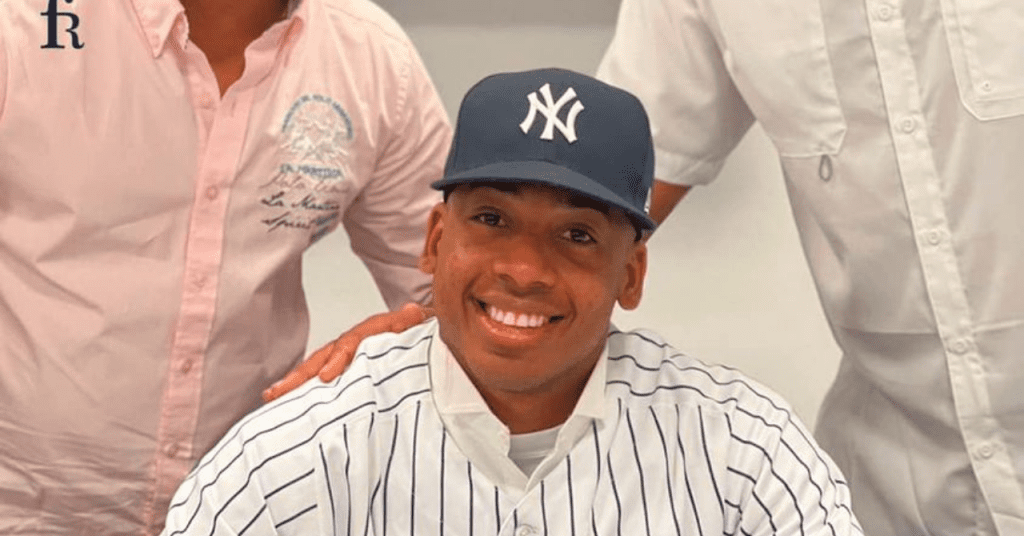 Portento del beisbol cubano firma con los New York Yankees