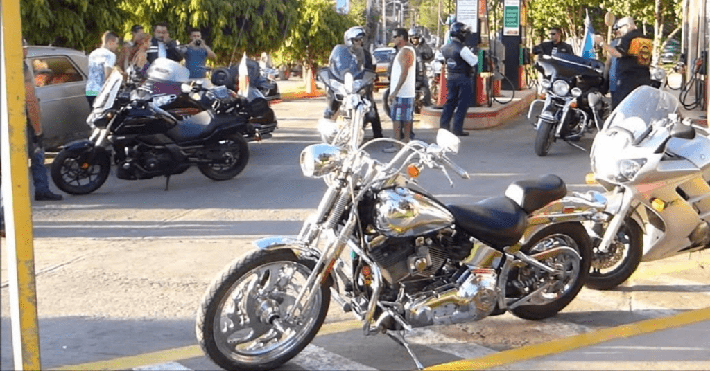 Entusiastas de motocicletas Harley-Davidson se reúnen en Varadero