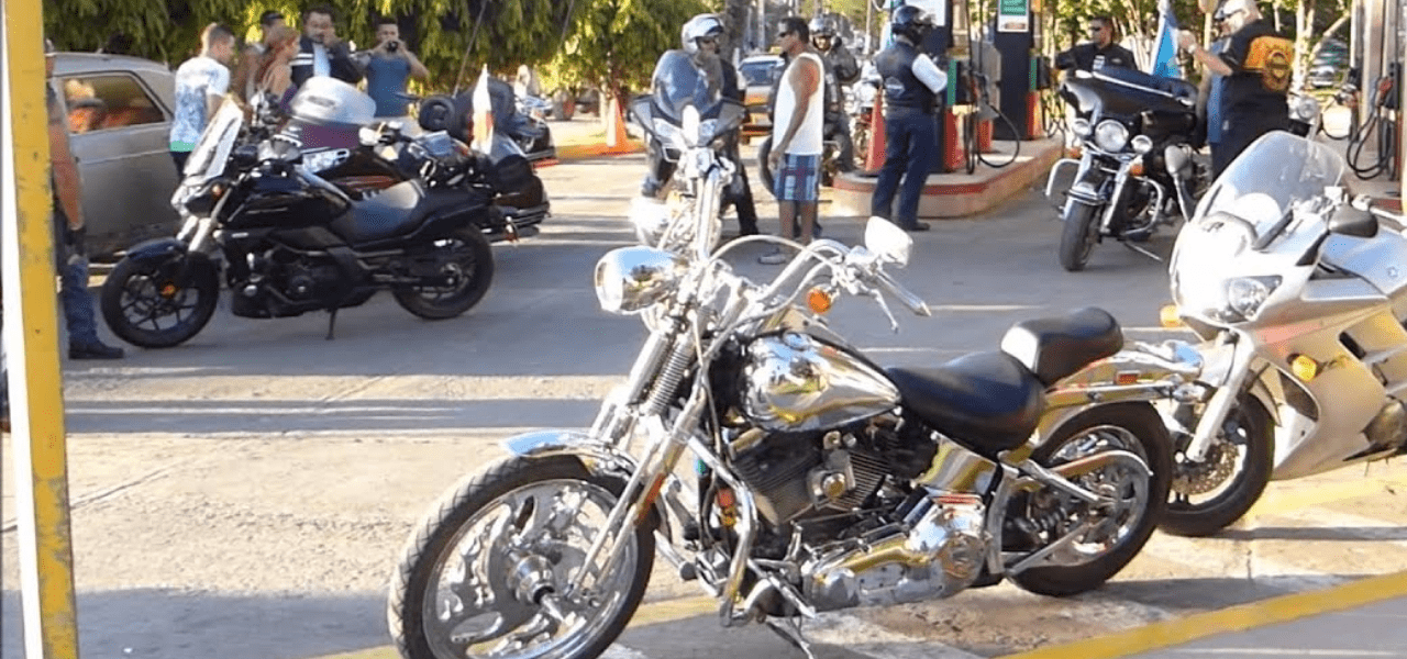 Entusiastas de motocicletas Harley-Davidson se reúnen en Varadero