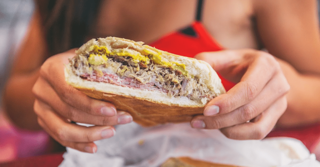 2 sándwiches cubanos entre los mejores del mundo