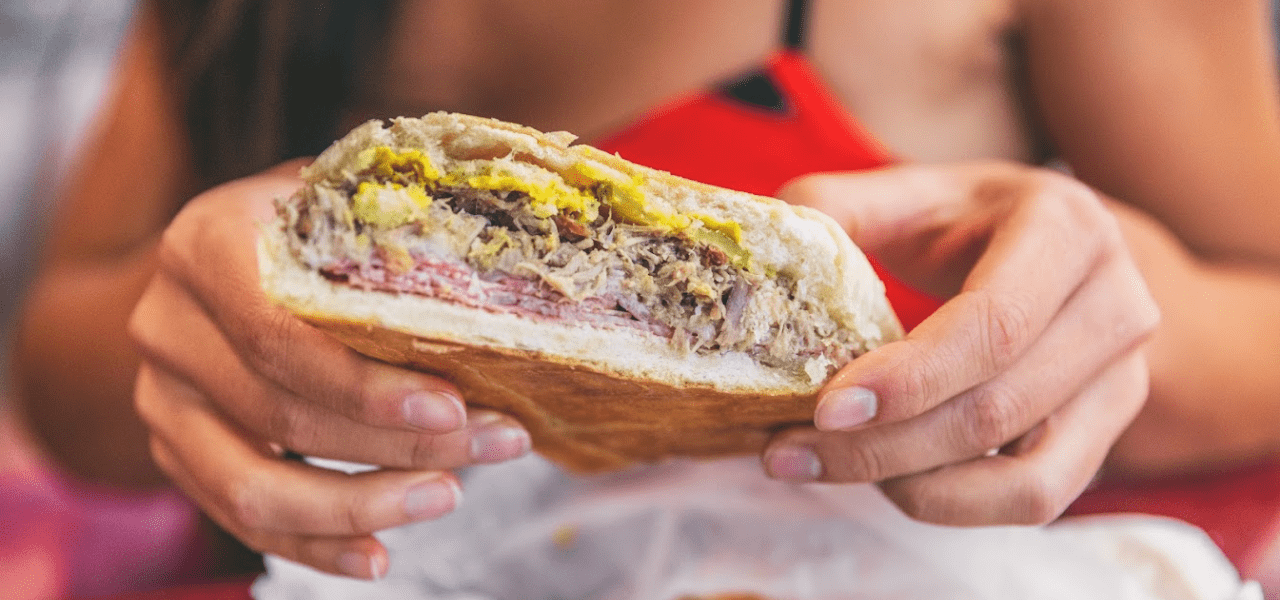 2 sándwiches cubanos entre los mejores del mundo