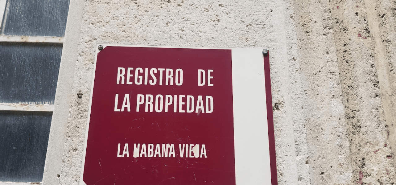Bufetes de La Habana suspenden legalización de documentos