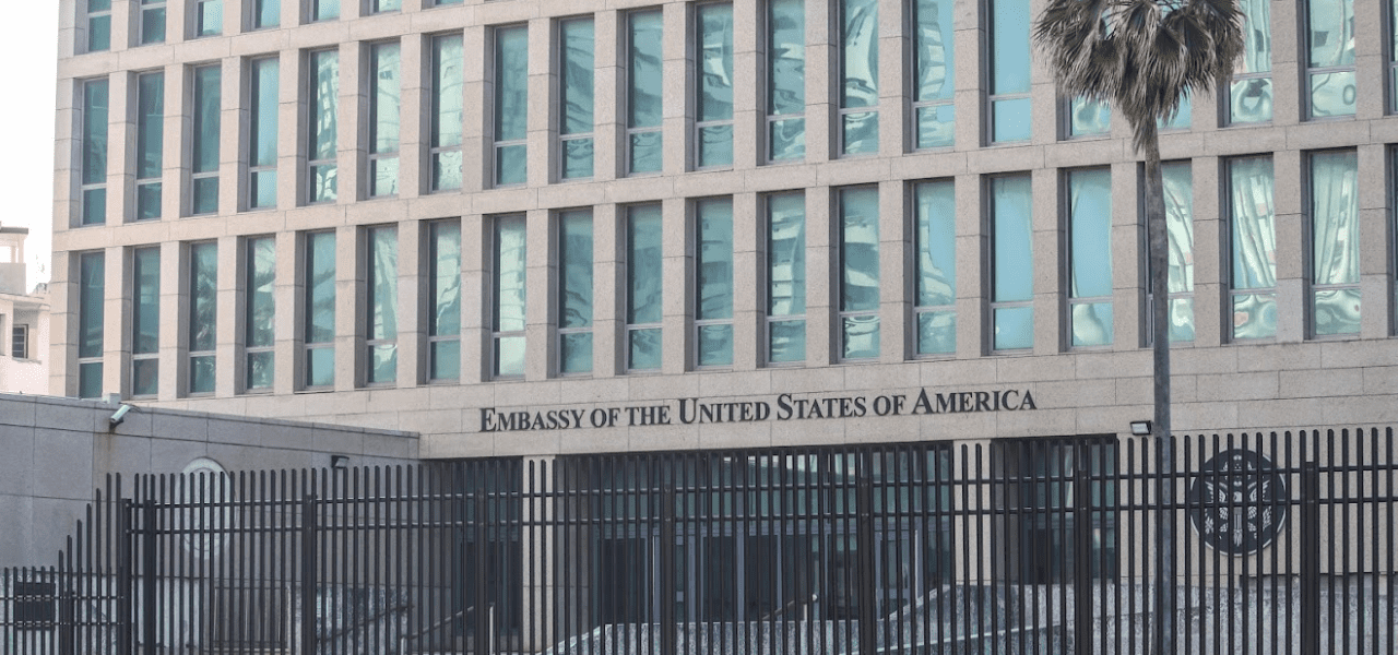 Embajada de Estados Unidos advierte sobre la deportación inmediata a Cuba