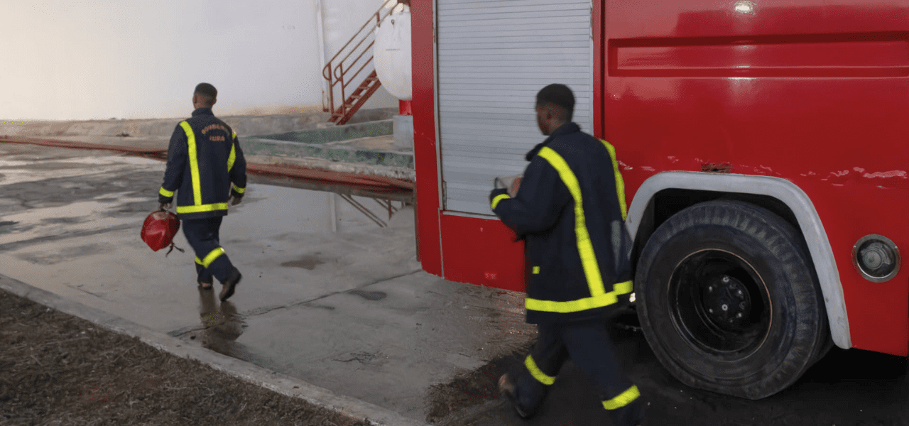 Controlan incendio en puerto de Matanzas debido a explosión de bombas de petróleo