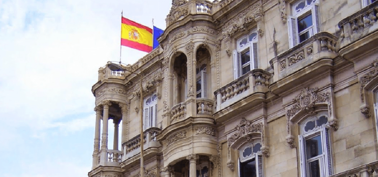 Consulado español en Cuba permite conservar sus documentos originales