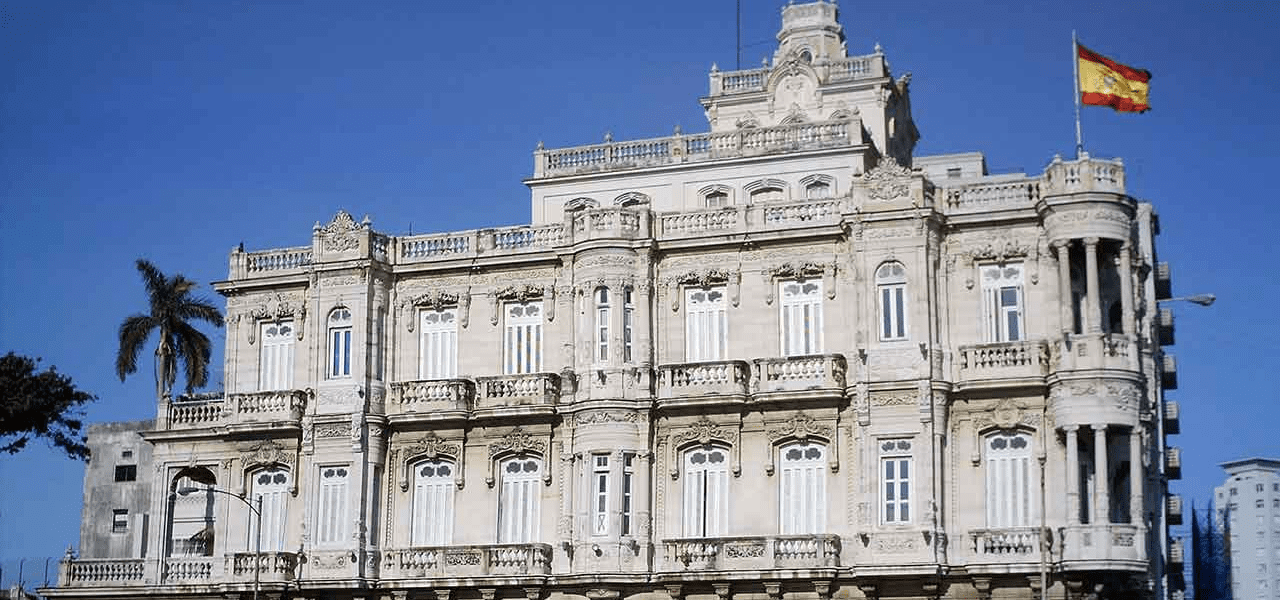 España agilizará los trámites de su embajada en Cuba