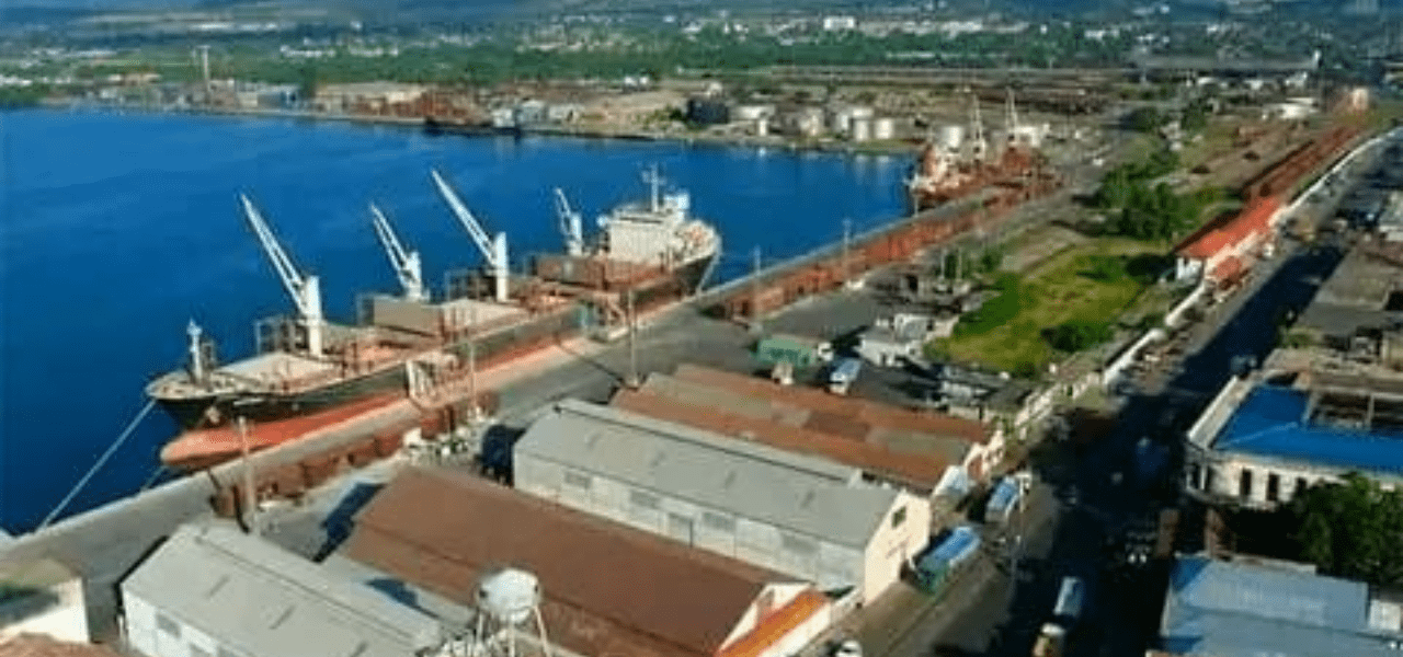 Mueren 3 cubanos mientras trabajaban en un puerto de carga