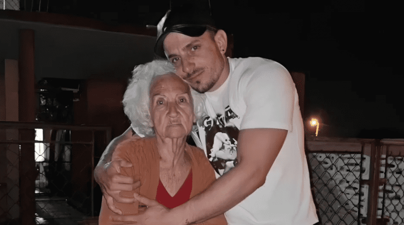 La abuela de tiktok se queda en Cuba, su "nieto" se muda a USA