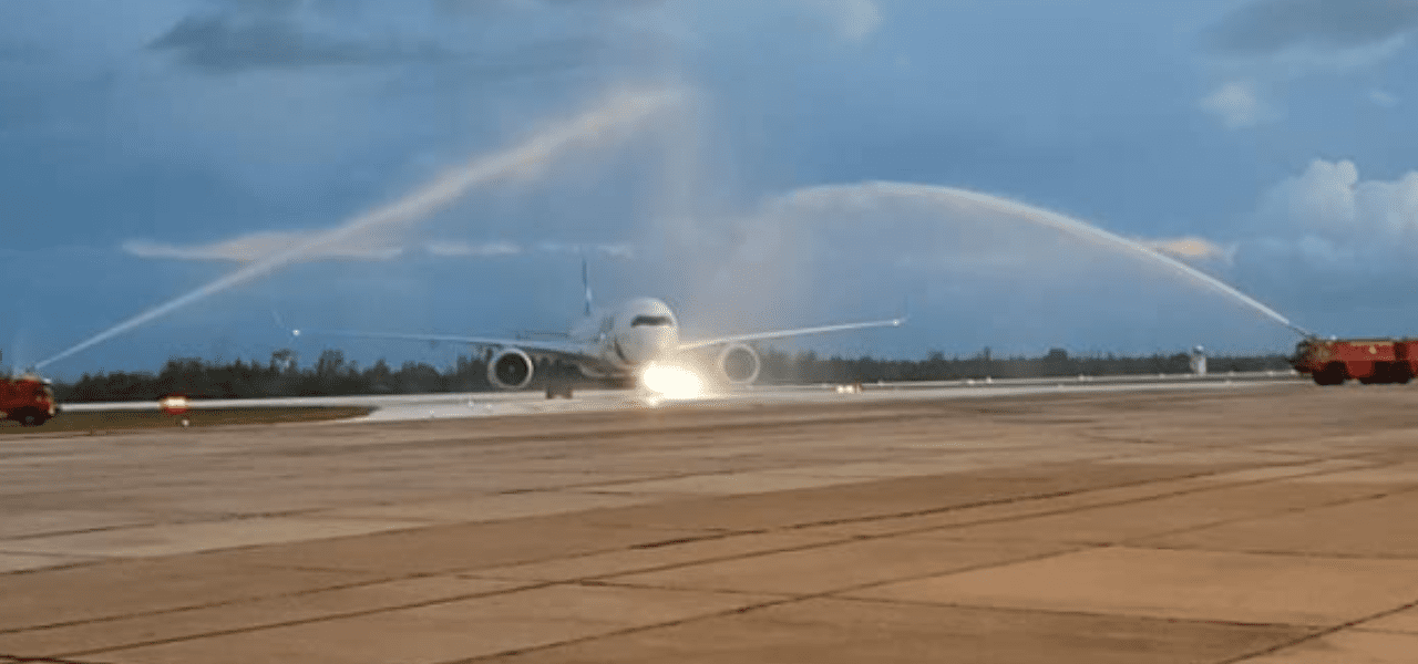 Avión de Iberojet aterrizando en Santa Clara desde Madrid