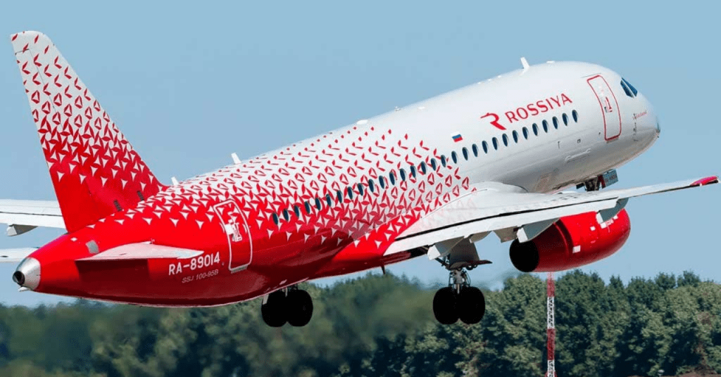 Avión de Rossiya Airlines en la pista.