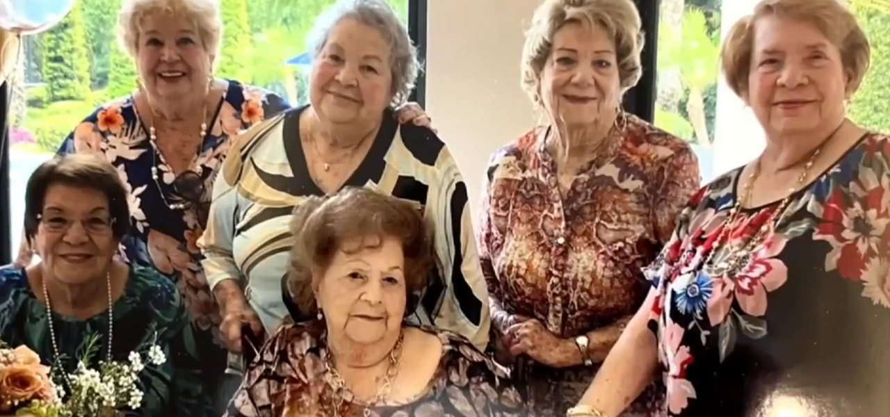 Las seis hermanas cubanas en Florida celebrando 106 años de vida