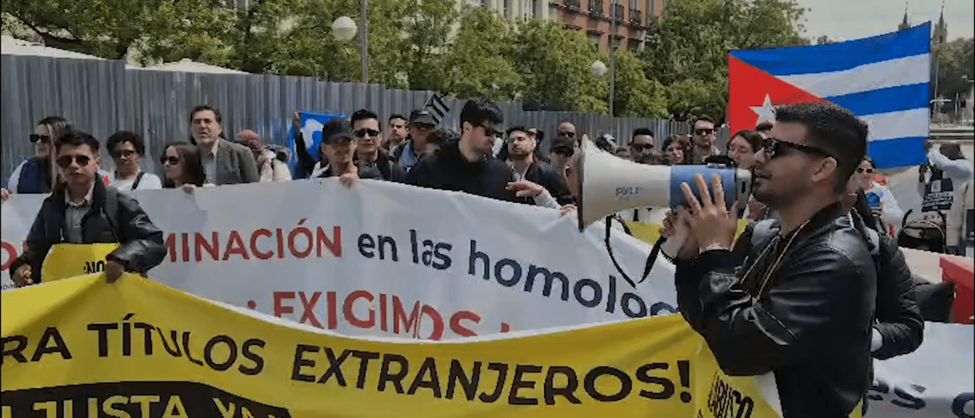 Médicos cubanos exigen agilización del proceso de homologación en España.